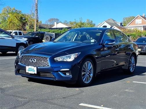 2023 INFINITI Q50 LUXE