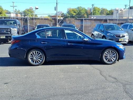 2023 INFINITI Q50 LUXE