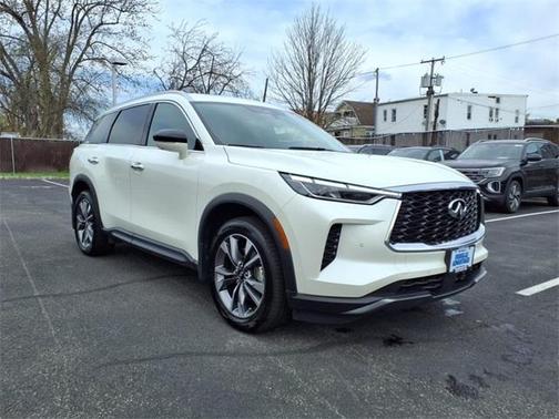 2022 INFINITI QX60 Luxe