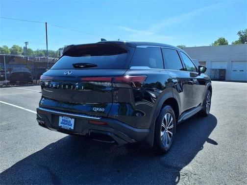 2025 INFINITI QX60 Pure