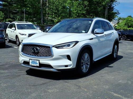 Radiant White 2025 INFINITI QX50 Luxe