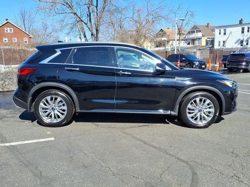 2025 INFINITI QX50 Luxe