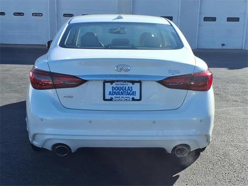 2023 INFINITI Q50 LUXE