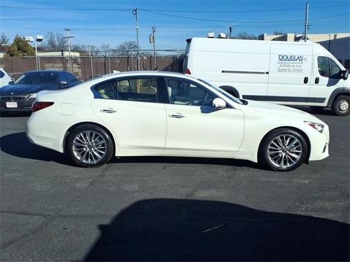 2023 INFINITI Q50 LUXE