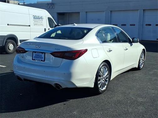 2023 INFINITI Q50 LUXE