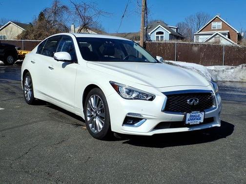 2023 INFINITI Q50 LUXE