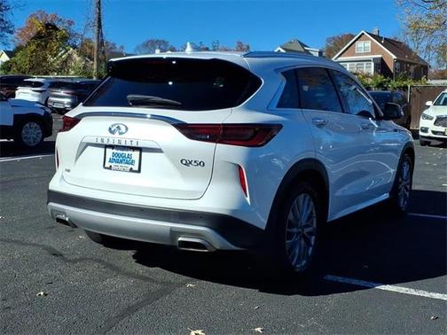 2025 INFINITI QX50 Luxe