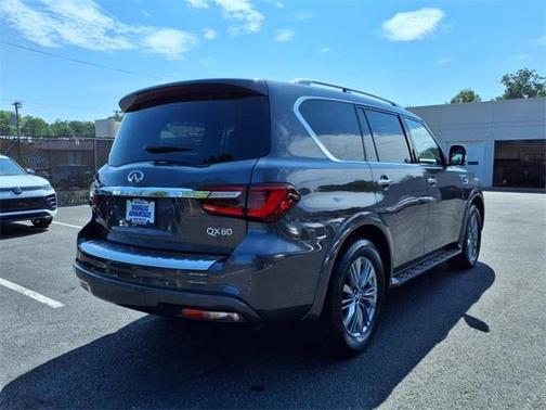2022 INFINITI QX80 Luxe