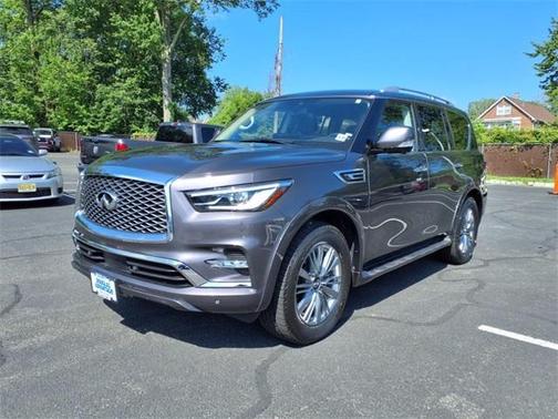 2022 INFINITI QX80 Luxe