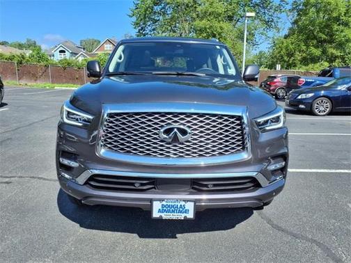 2022 INFINITI QX80 Luxe