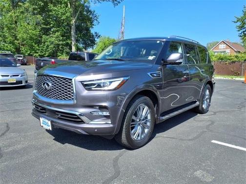 2022 INFINITI QX80 Luxe