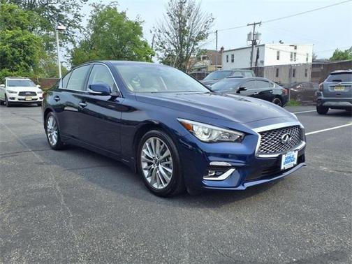 2023 INFINITI Q50 LUXE