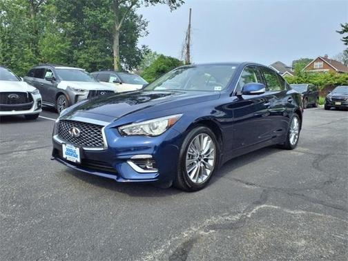 2023 INFINITI Q50 LUXE