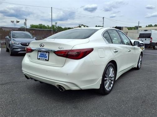 2023 INFINITI Q50 LUXE