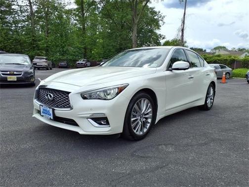 2023 INFINITI Q50 LUXE