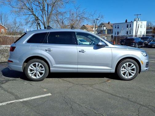 2019 Audi Q7 55 Premium Plus