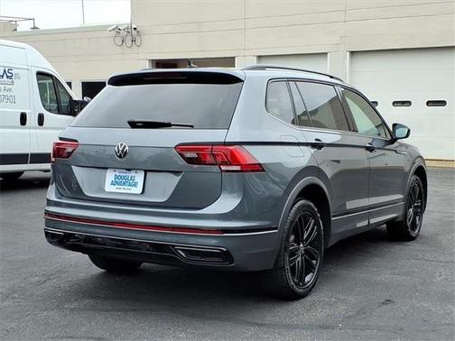 2022 Volkswagen Tiguan 2.0T SE R-Line Black