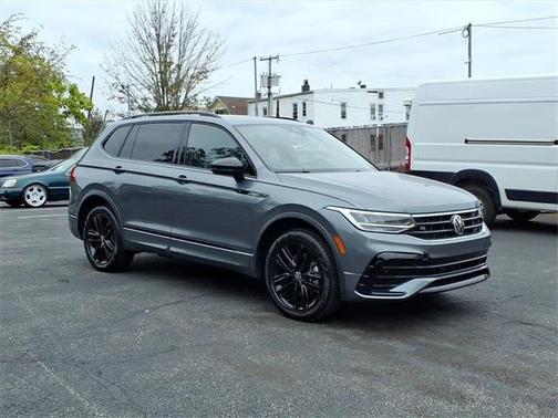 2022 Volkswagen Tiguan 2.0T SE R-Line Black