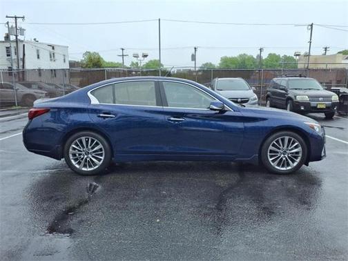 2022 INFINITI Q50 LUXE