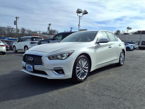 2023 INFINITI Q50 LUXE