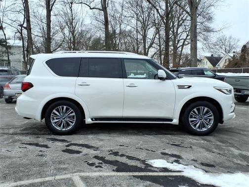 2023 INFINITI QX80 Luxe