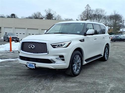 2023 INFINITI QX80 Luxe