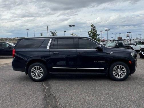 Midnight Blue Metallic 2023 GMC Yukon XL SLT