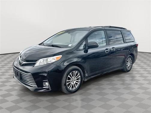 2020 Toyota Sienna XLE