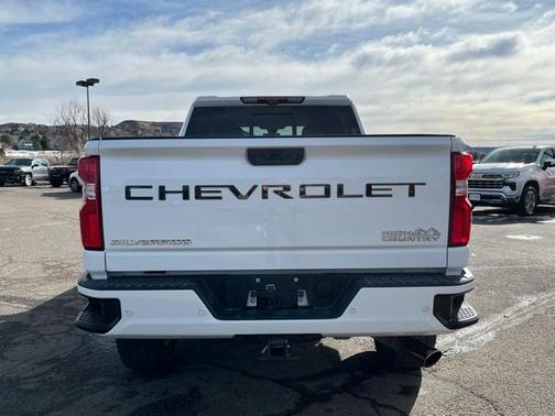 2022 Chevrolet Silverado 3500 High Country