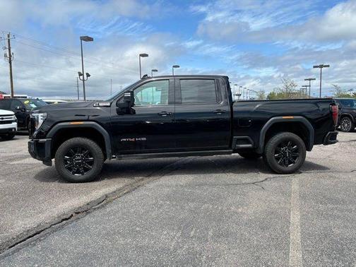 Onyx Black 2024 GMC Sierra 2500 AT4