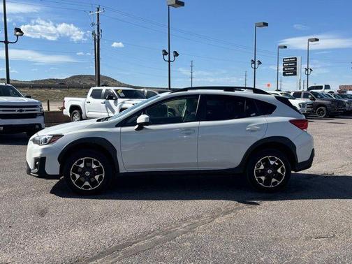 Crystal White Pearl 2018 Subaru Crosstrek 2.0i Premium