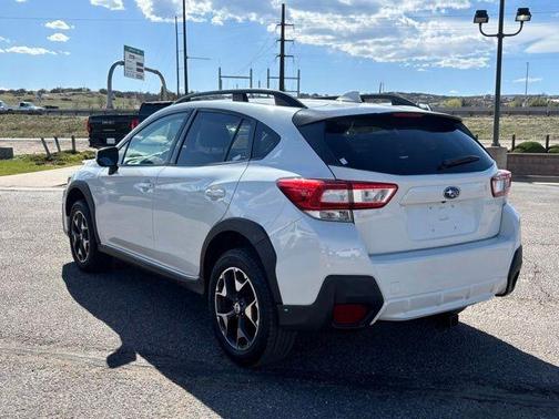 Crystal White Pearl 2018 Subaru Crosstrek 2.0i Premium