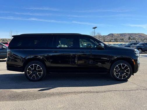 2025 Chevrolet Suburban RST