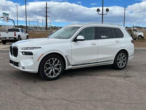 2025 BMW X7 xDrive40i