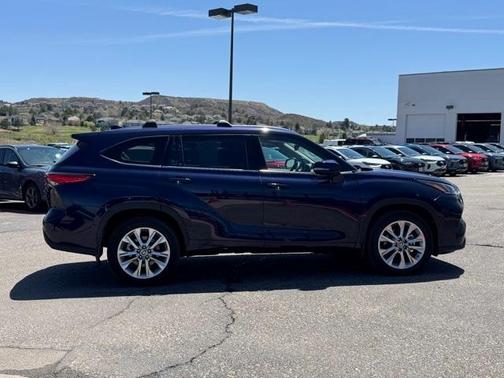 2022 Toyota Highlander Limited