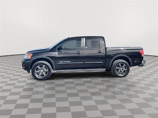 2015 Nissan Titan SV