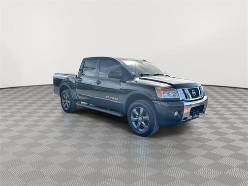 2015 Nissan Titan SV
