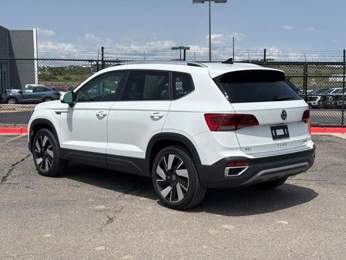 2024 Volkswagen Taos 1.5T SEL