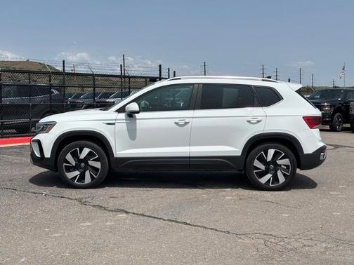 2024 Volkswagen Taos 1.5T SEL