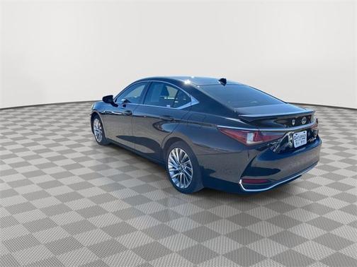2023 Lexus ES 300h Luxury