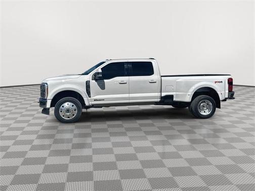 2023 Ford F-450 Lariat