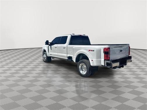 2023 Ford F-450 Lariat