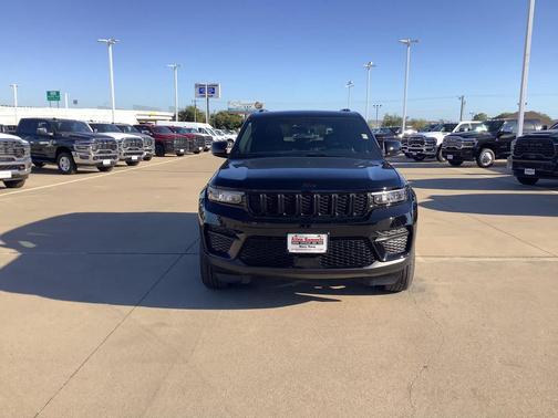 2025 Jeep Grand Cherokee Altitude