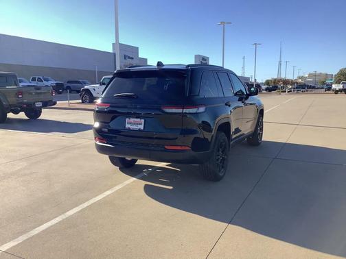 2025 Jeep Grand Cherokee Altitude