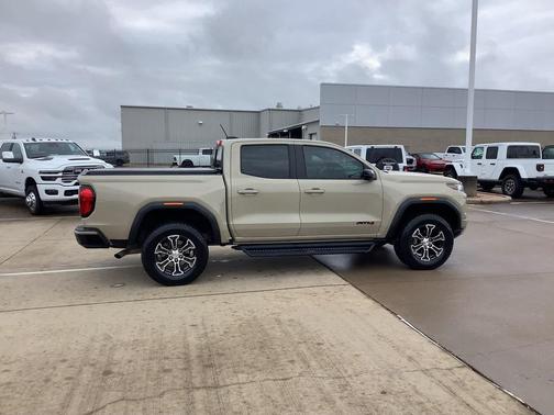 2023 GMC Canyon AT4
