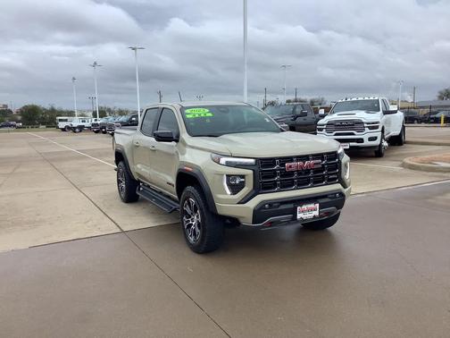 2023 GMC Canyon AT4