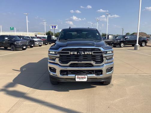 2025 RAM 2500 Tradesman Crew Cab 4x4 8' Box