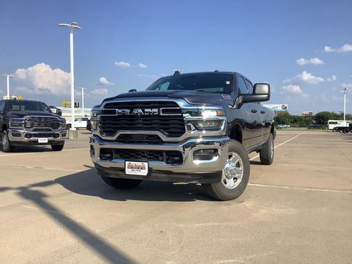 2025 RAM 2500 Tradesman Crew Cab 4x4 8' Box