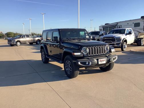 2025 Jeep Wrangler 4-Door Sahara 4x4