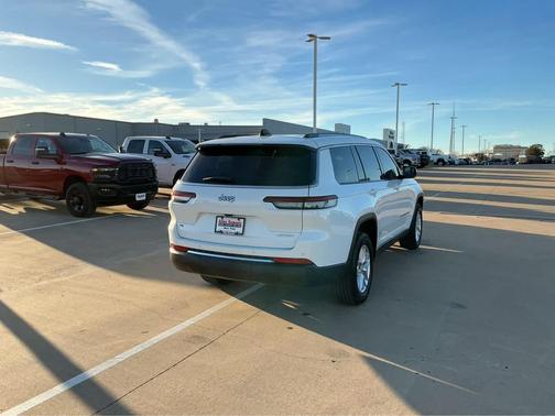 2023 Jeep Grand Cherokee L Laredo